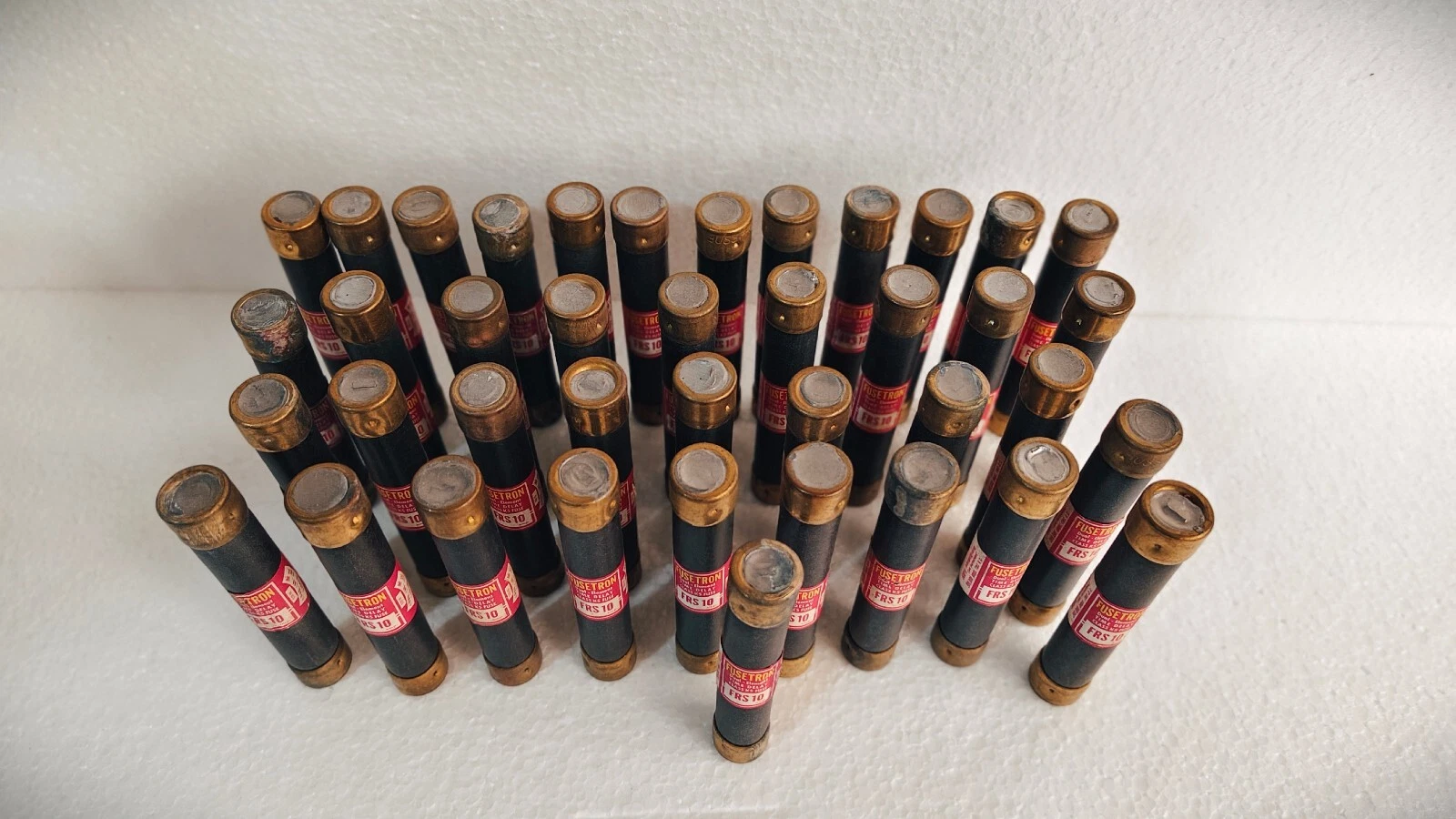 admin/uploads/uploads/Fusetron FRS 10 Dual-Element Time Delay_1.webp